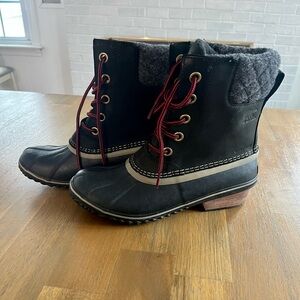 Sorel Black and Gray Winter Boots with Red Laces W10